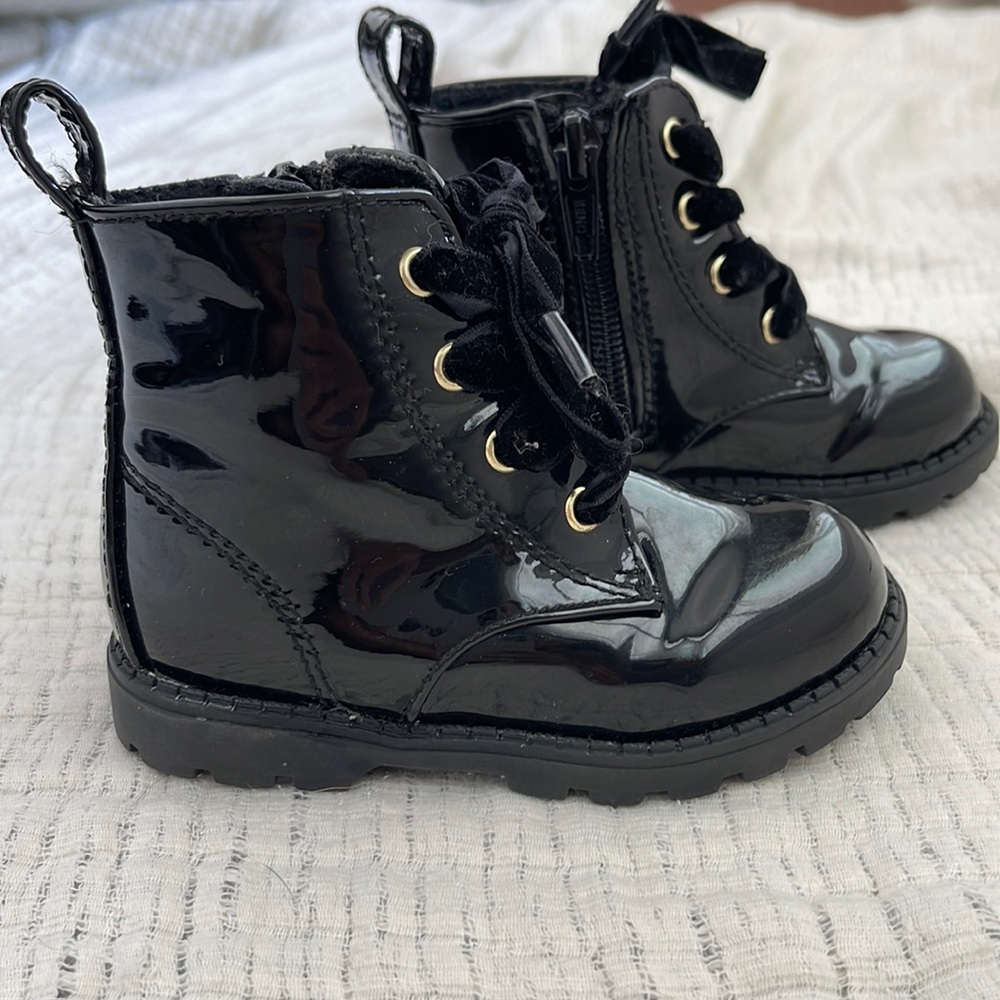 H&M 4-5 Toddler Patent Leather Combat Boots